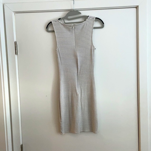 Women dress - Picture 2 of 2